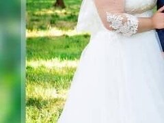 Rochie mireasa cu perle