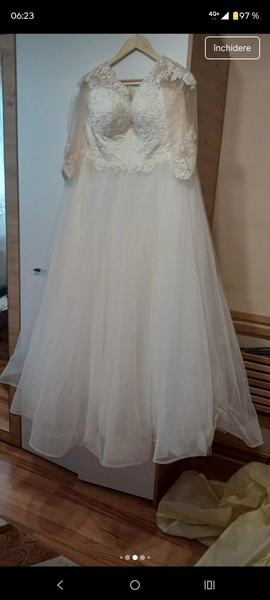 Rochie mireasa cu perle